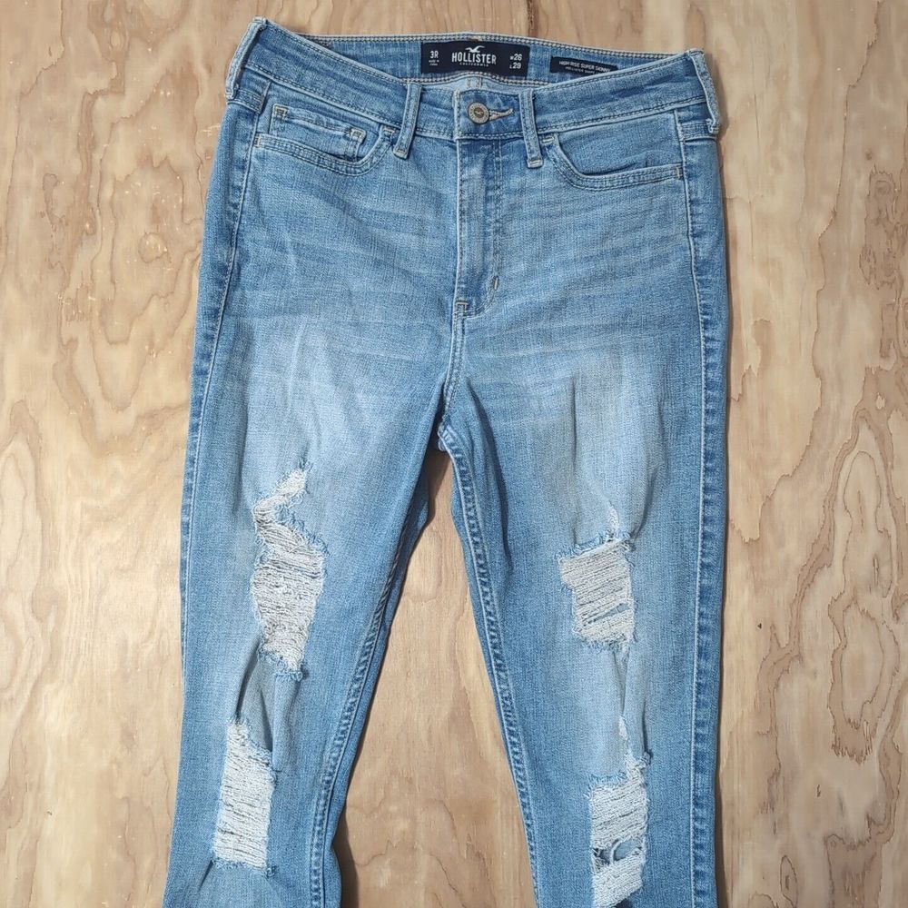 Hollister Ultra High Rise Super Skinny shape love jeans size 3R 26x29